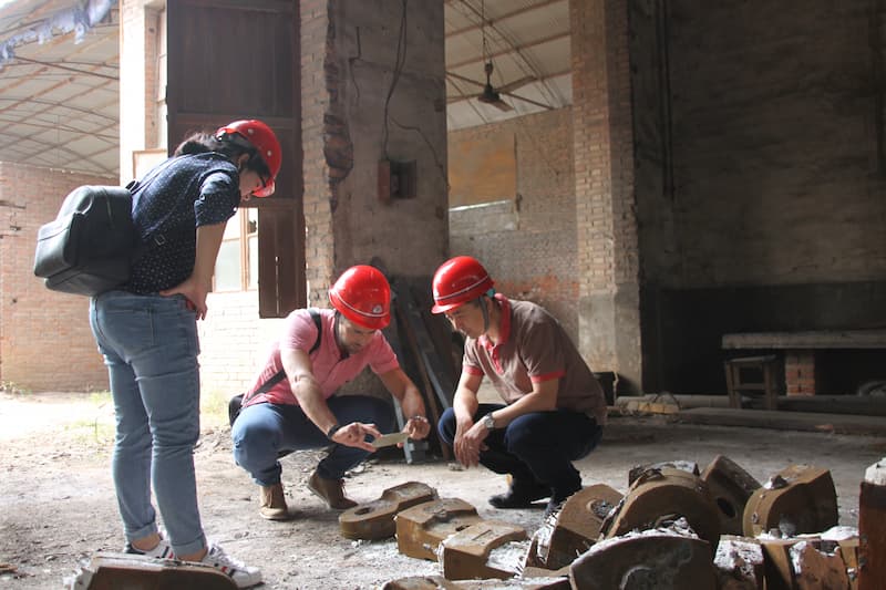 Spanish delegation observing ZHILI quality control procedures